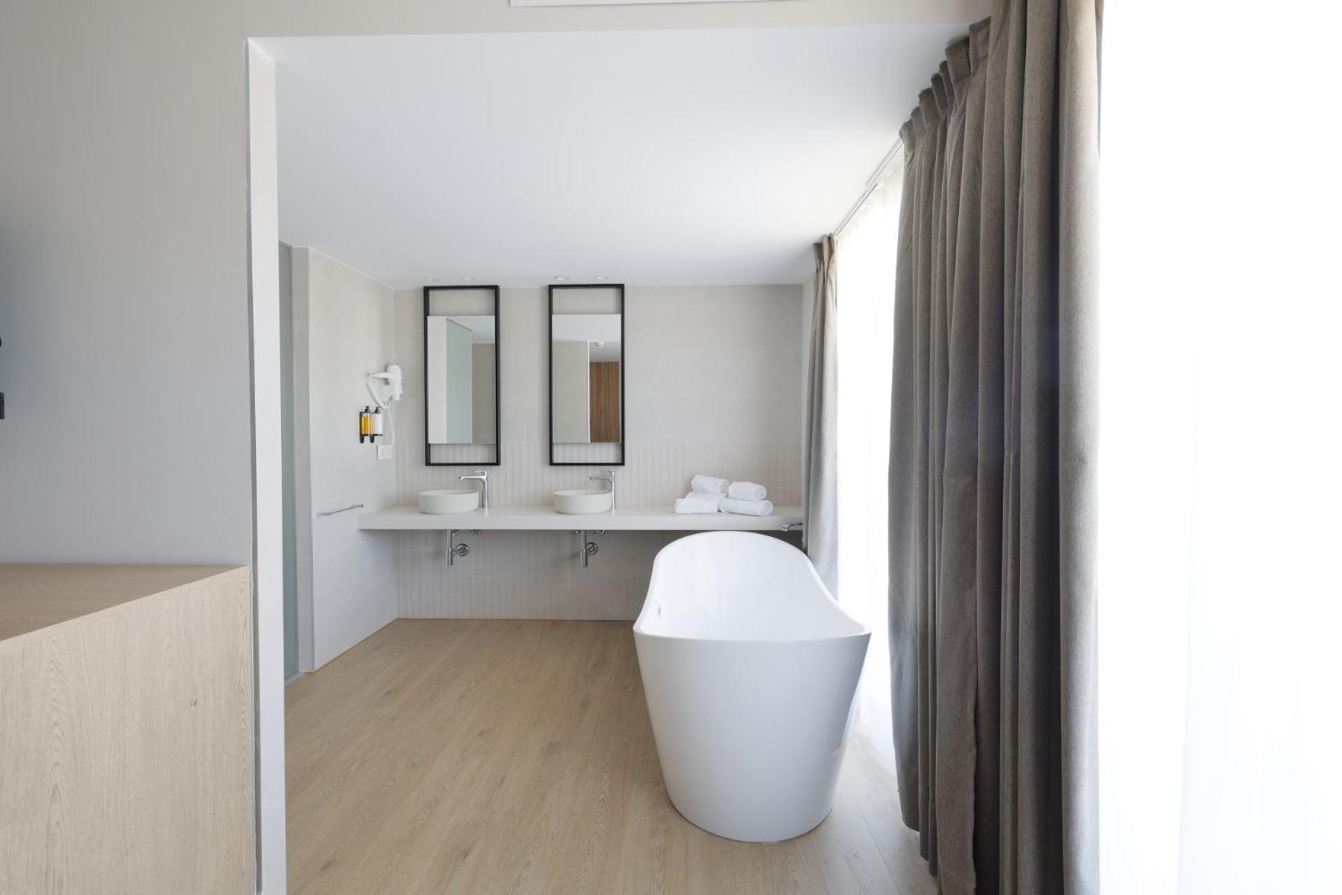 Hotel H4 Cangas 3 Superior 외부 사진